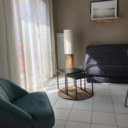 De Standing Au Port De L'aiguillon * آركاشو