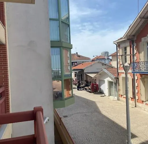 De Standing Au Port De L'aiguillon *